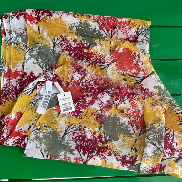 Talbots Scarf - Picture 4 of 4